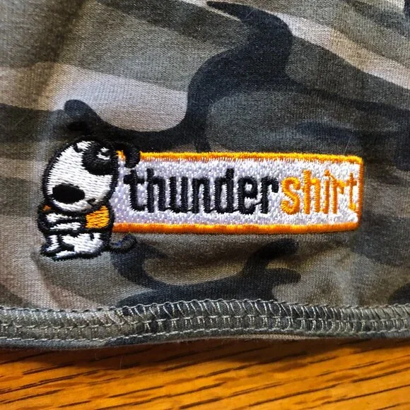 Thunder Shirt from ThunderPatch for 40-50 lb. dogs - Picture 2 of 4